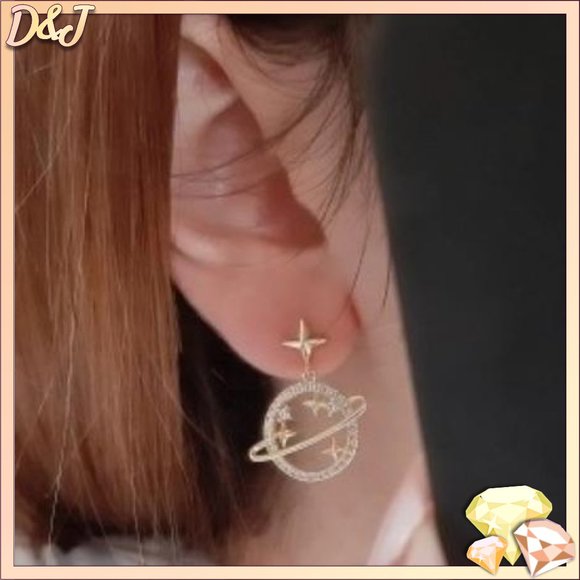 Diamonds & Jules Jewelry - 💎✨ Space Girl Planet Earrings